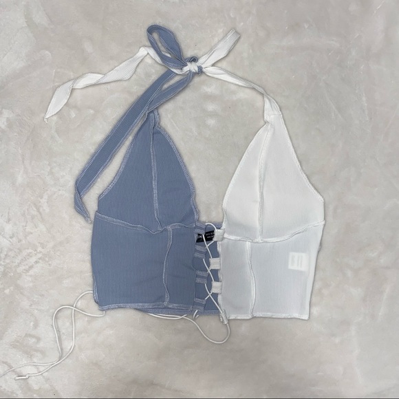 COLOUR BLOCK LACE UP FRONT HALTER TOP - Picture 6 of 13